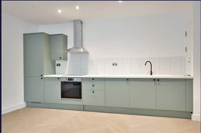 2 Bedroom Flat To Rent In Blackheath Road, Greenwich, SE10