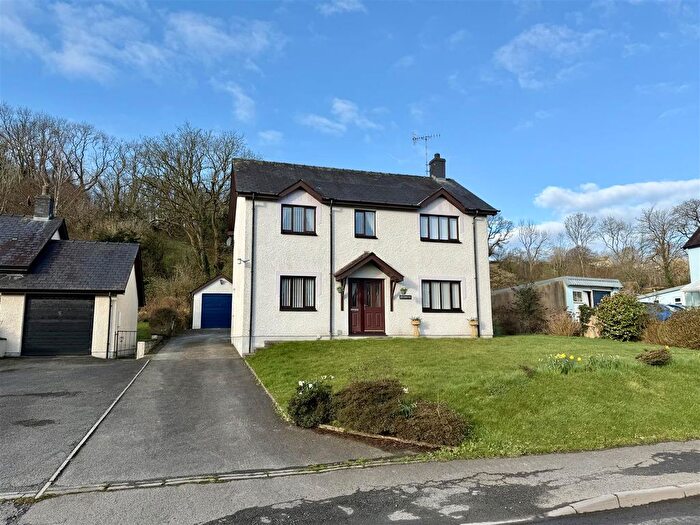 3 Bedroom Detached House For Sale In Lampeter Road, Aberaeron, SA46
