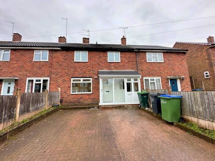 3 Bedroom Semi-Detached House To Rent In Edinburgh Road, Oldbury, B68