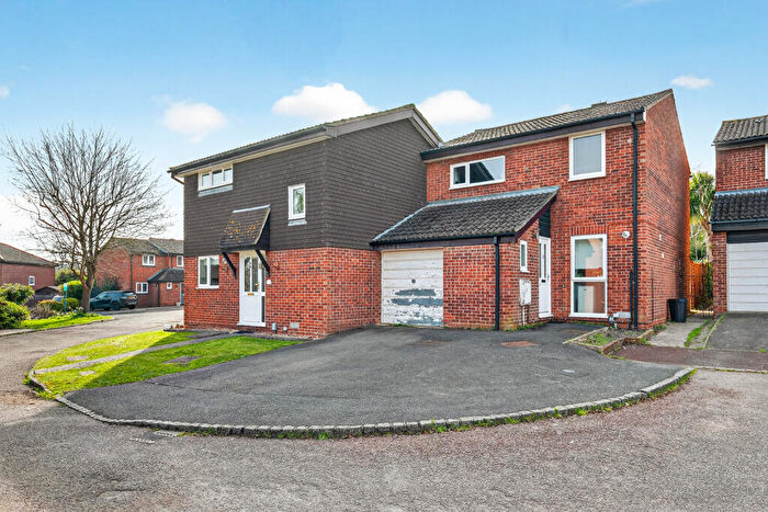 3 Bedroom Semi-Detached House For Sale In Humber Close, Wokingham, RG41