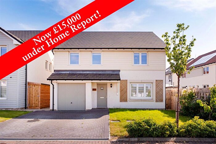 4 Bedroom Detached House For Sale In Blair Road, East Calder, Livingston, EH53