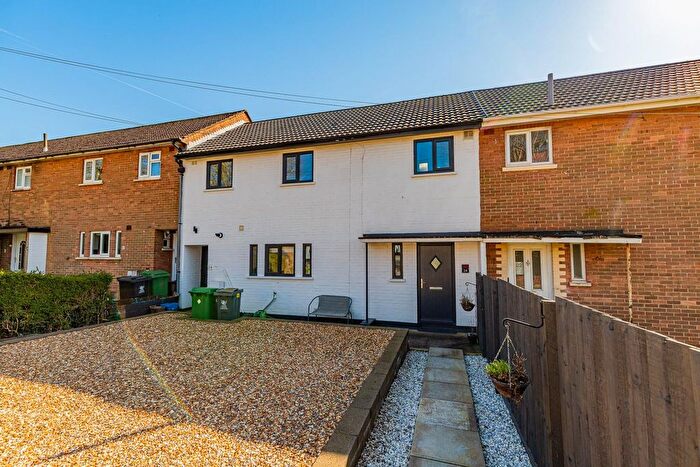 3 Bedroom Terraced House For Sale In Wolfs Castle Avenue, Llanishen, Cardiff, CF14