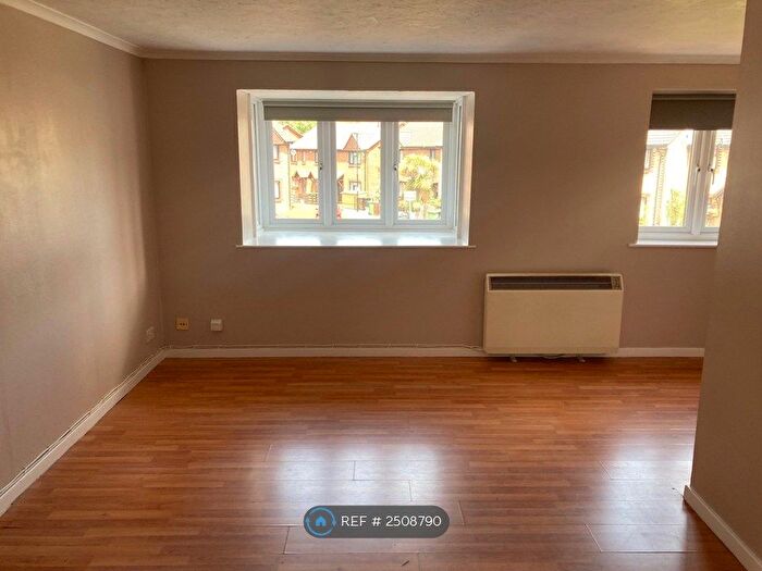 2 Bedroom Flat To Rent In Southerngate Way, London, SE14