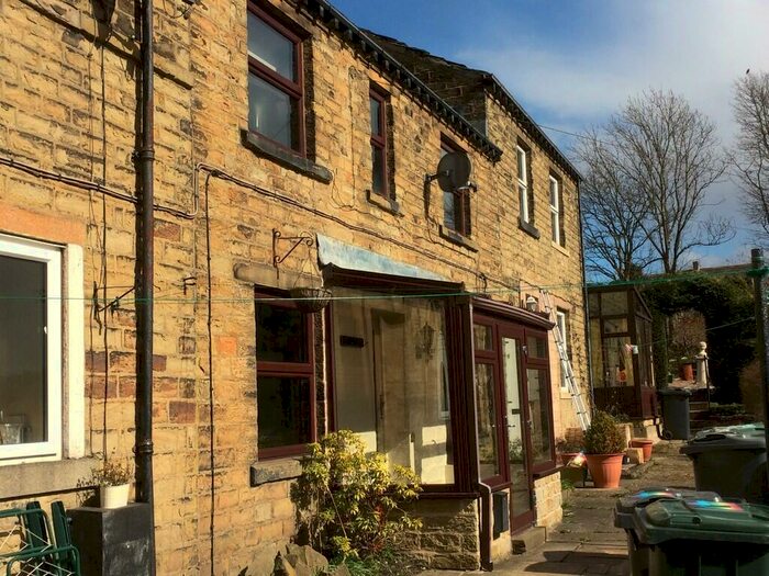 3 Bedroom Terraced House To Rent In North Road, Kirkburton, Huddersfield, HD8