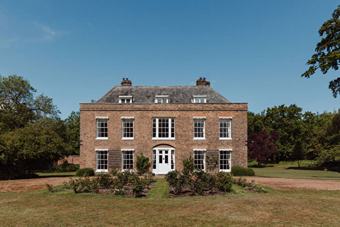 10 Bedroom Detached House For Sale In Upnor Castle House, Upnor, Kent, ME2