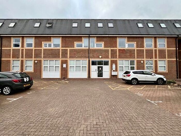 3 Bedroom Apartment To Rent In Alton Mews, Aylesbury, HP19