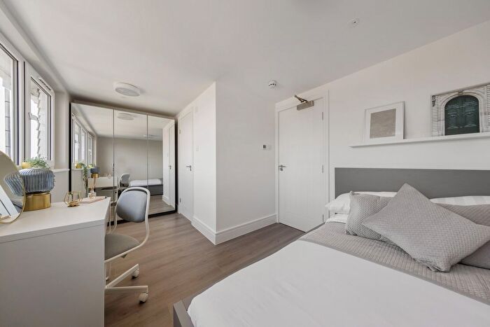 1 Bedroom Property To Rent In Flint Close, London, E15
