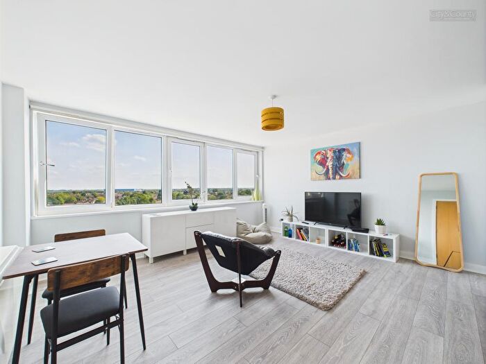 2 Bedroom Apartment For Sale In Oundle Road, Peterborough, PE2