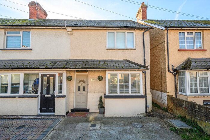 3 Bedroom Terraced House For Sale In Alexandra Road, Addlestone, KT15