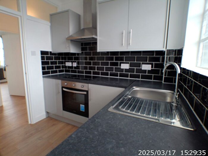 2 Bedroom Flat To Rent In Kingsley Court, London, NW2