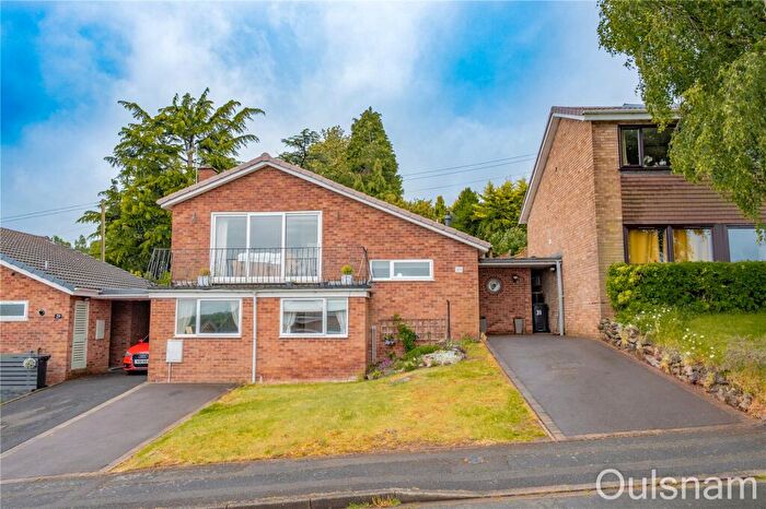 4 Bedroom Link Detached House For Sale In Westfields, Catshill, Bromsgrove, Worcestershire, B61
