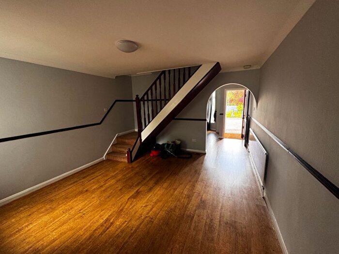 2 Bedroom Terraced House To Rent In Queens Road, Watford, WD17