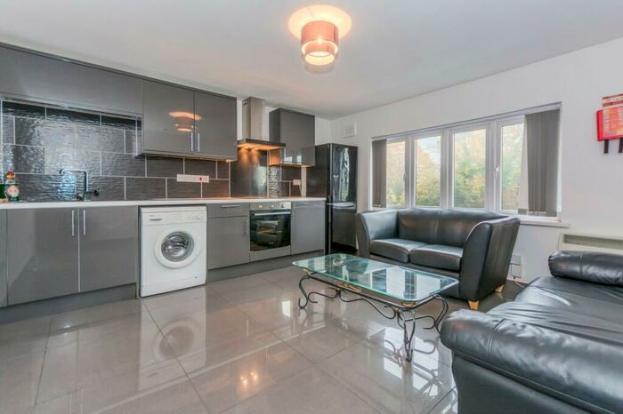 2 Bedroom Apartment To Rent In Alcester Road South, B14