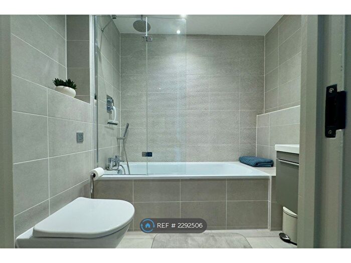 1 Bedroom Flat To Rent In East Quay Road, Poole, BH15