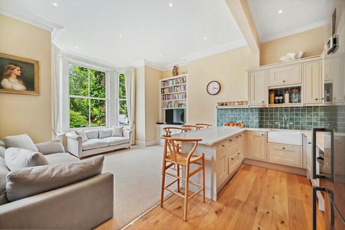 2 Bedroom Flat To Rent In Grove Park Gardens, Chiswick, W4