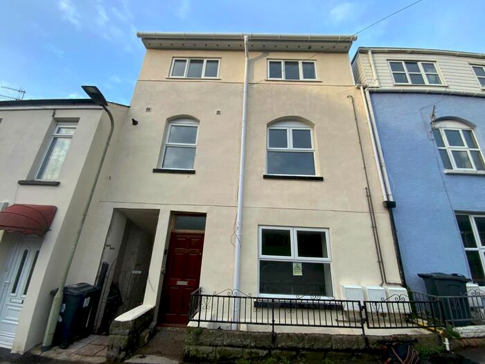 1 Bedroom Flat To Rent In Highfield Road, Ilfracombe, EX34