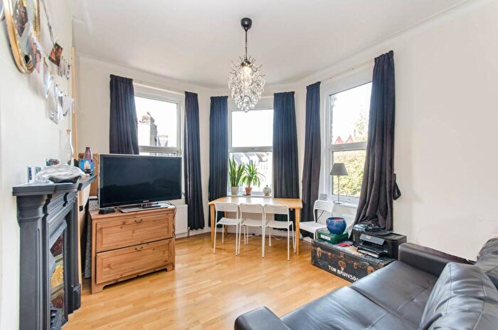 2 Bedroom Flat To Rent In Cleveland Mansions, Brondesbury, London, NW6
