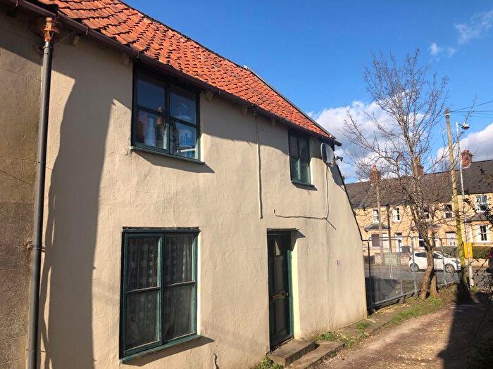 3 Bedroom Cottage To Rent In London Road, Calne, SN11