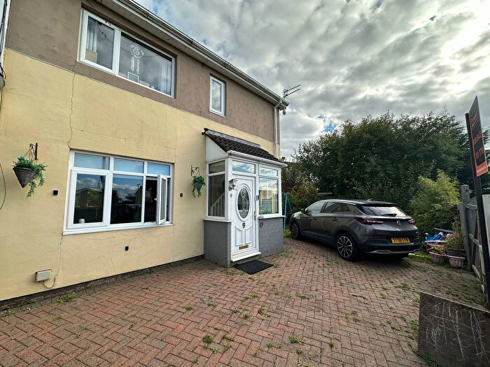 2 Bedroom End Terrace House For Sale In Bowden Close, Hyde, SK14