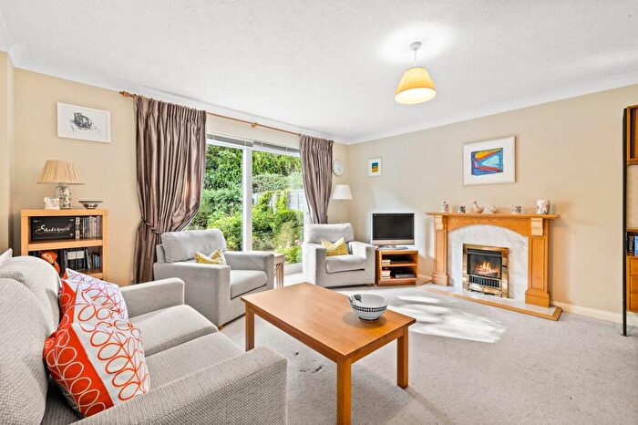 4 Bedroom Detached House For Sale In Langridge Drive, East Grinstead, RH19