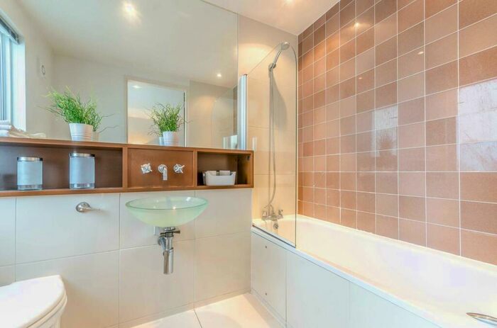 2 Bedroom Flat To Rent In Dingley Road, Islington, London, EC1V