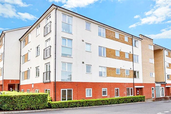 2 Bedroom Flat For Sale In Bambridge Court, Maidstone, Kent, ME14