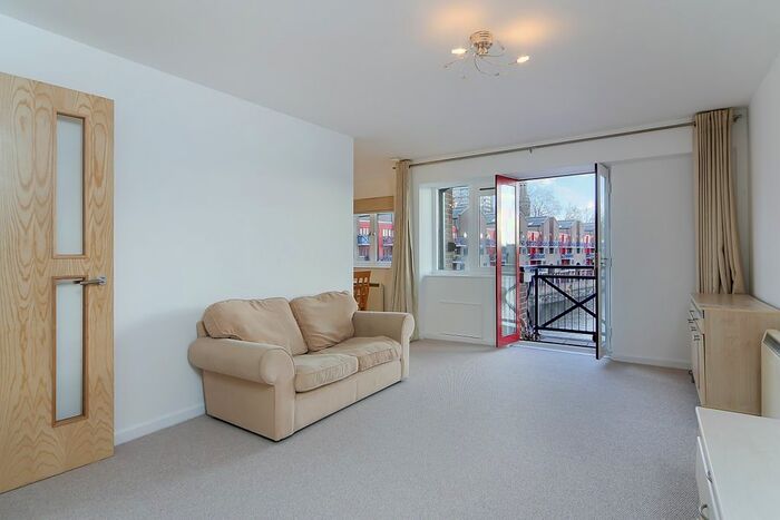 3 Bedroom Flat To Rent In Maynards Quay, Garnet Street, London, E1W