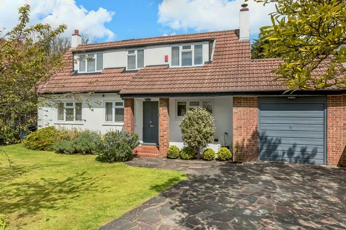 4 Bedroom House To Rent In Scotts Avenue, Bromley, BR2