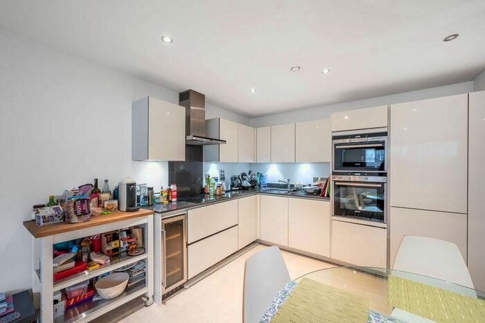 2 Bedroom Flat To Rent In Camden Road, Camden Town, London, NW1