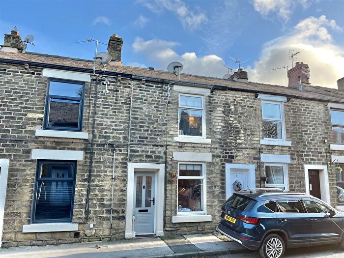 2 Bedroom Terraced House For Sale In Queen Street, Glossop, SK13