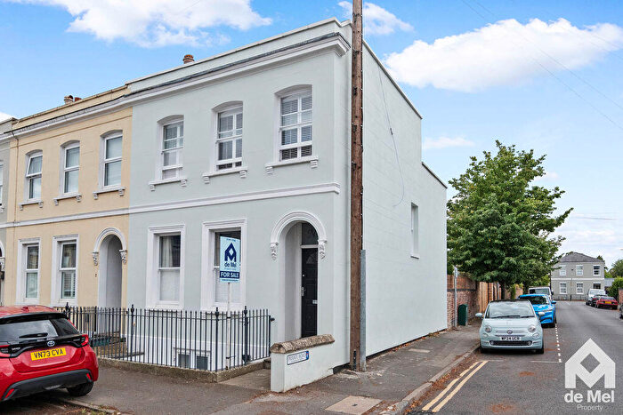 4 Bedroom End Of Terrace House For Sale In Victoria Terrace, Cheltenham, GL52