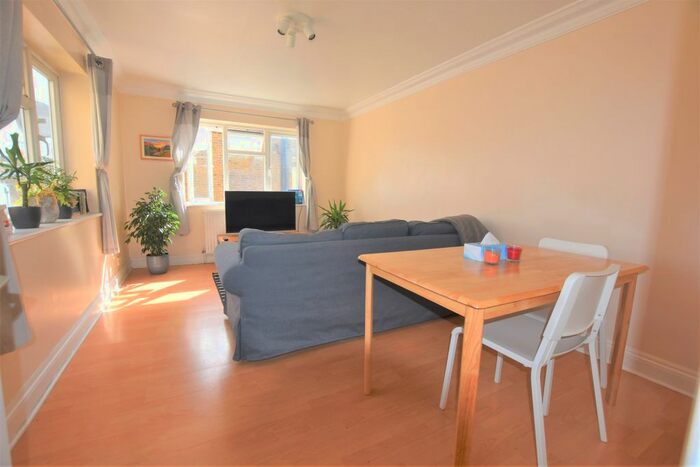 2 Bedroom Flat To Rent In Upper Street, London, N1
