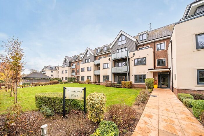 2 Bedroom Flat For Sale In Institute Road, Taplow, Maidenhead, SL6