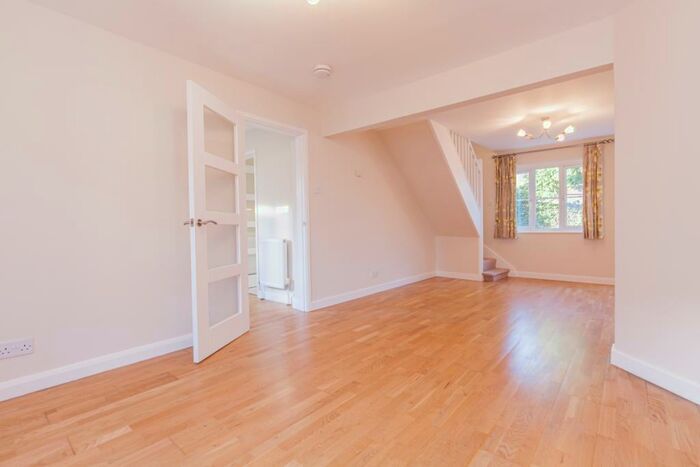 3 Bedroom Semi-Detached House To Rent In Godstow Road, Oxford, OX2