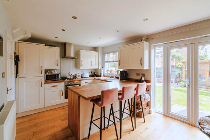 3 Bedroom Link Detached House For Sale In Wheatfield Drive, Bradley Stoke, Bristol, BS32