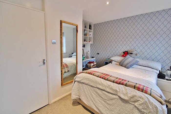 3 Bedroom Terraced House For Sale In Lechlade Gardens, Fareham, PO15