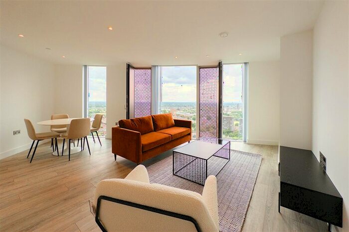 2 Bedroom Apartment To Rent In Thr, M15