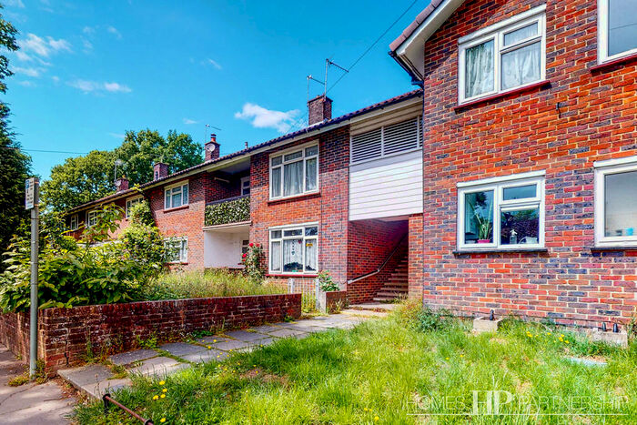 2 Bedroom Maisonette To Rent In Coppice Walk, Three Bridges, RH10