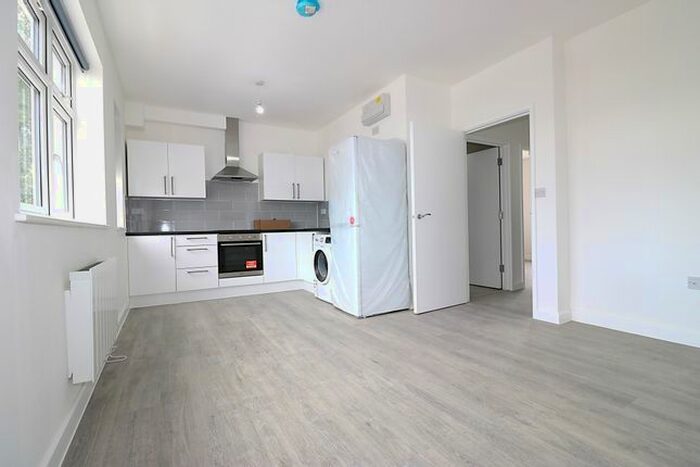 1 Bedroom Flat To Rent In Cranbrook Road, Cranbrook Road, Ilford, Essex, IG1