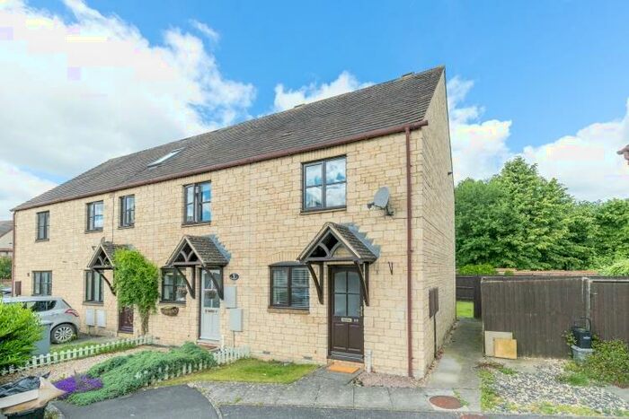 2 Bedroom End Of Terrace House To Rent In Deer Park, Witney, OX28