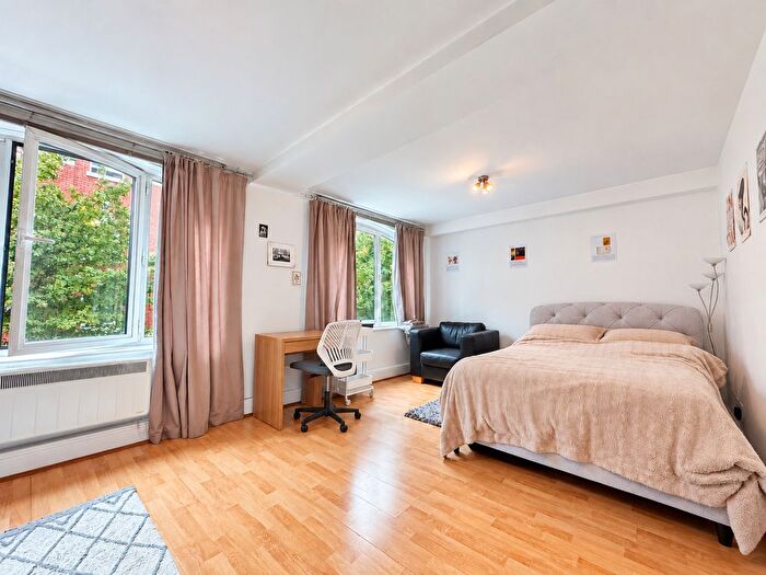 3 Bedroom Flat To Rent In Shroton Street, Marylebone, NW1