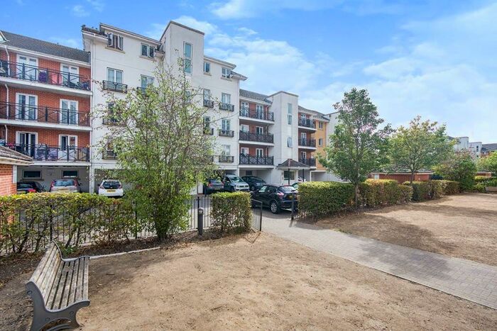 2 Bedroom Flat To Rent In Chantry Close, London, SE2