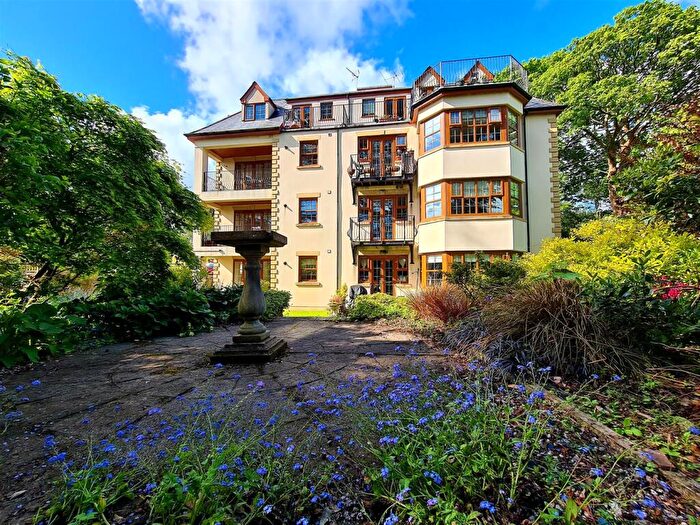 2 Bedroom Apartment For Sale In The Beeches, Launceston, PL15