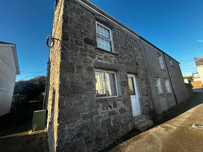 2 Bedroom House To Rent In Stenalees, PL26