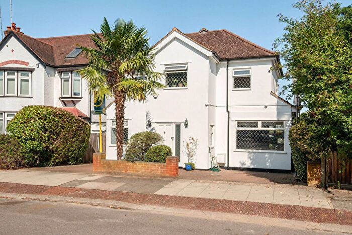 5 Bedroom Property For Sale In Hillcrest Avenue, Temple Fortune, London, NW11