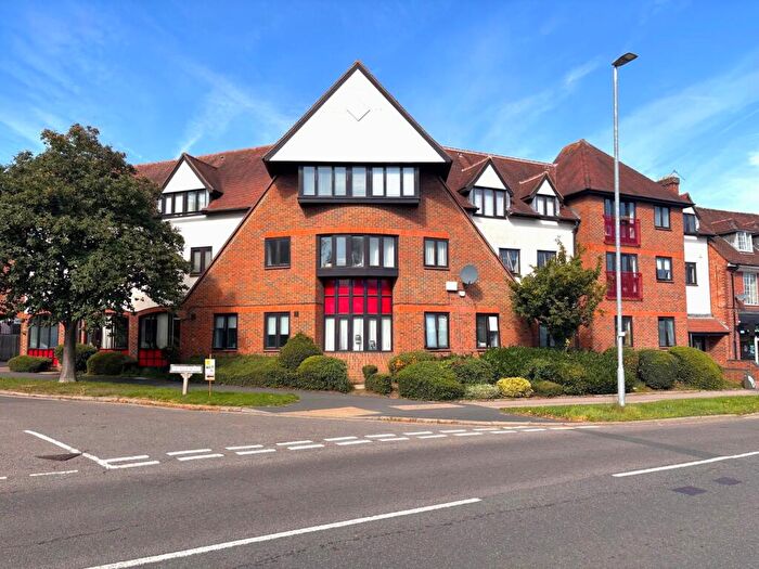1 Bedroom Apartment For Sale In Norton Way North, Letchworth Garden City, SG6
