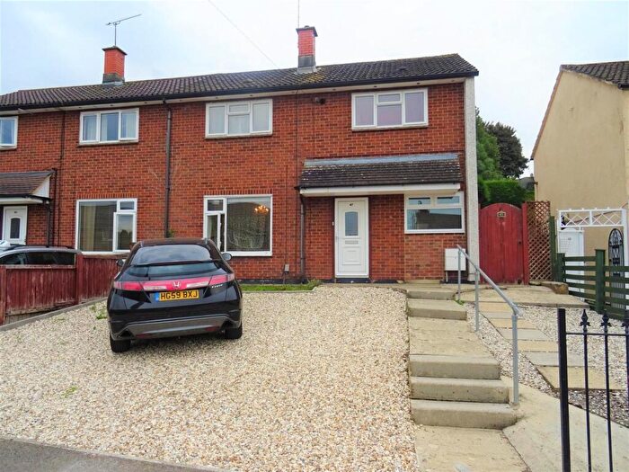 3 Bedroom House To Rent In Ramsbury Avenue, Penhill, Swindon, SN2