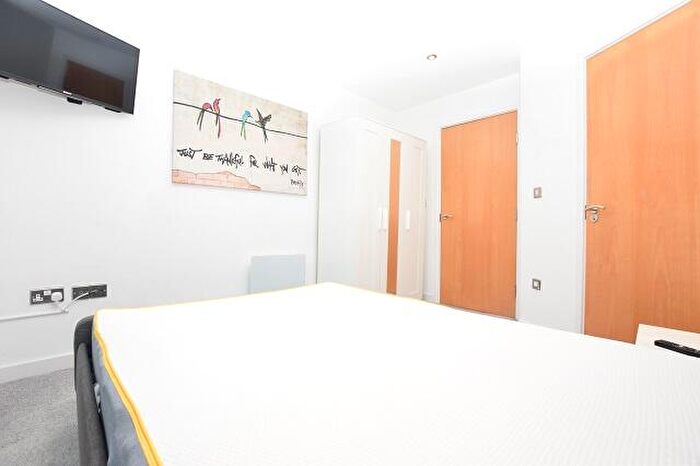 2 Bedroom Apartment To Rent In West One Panorama, Fitzwilliam Street, S1