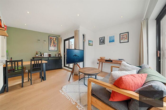 1 Bedroom Flat To Rent In Wandsworth Road, London, SW8