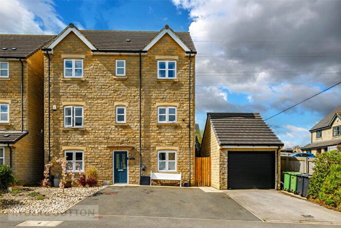 5 Bedroom Detached House For Sale In Pye Road, Lindley, Huddersfield, West Yorkshire, HD3